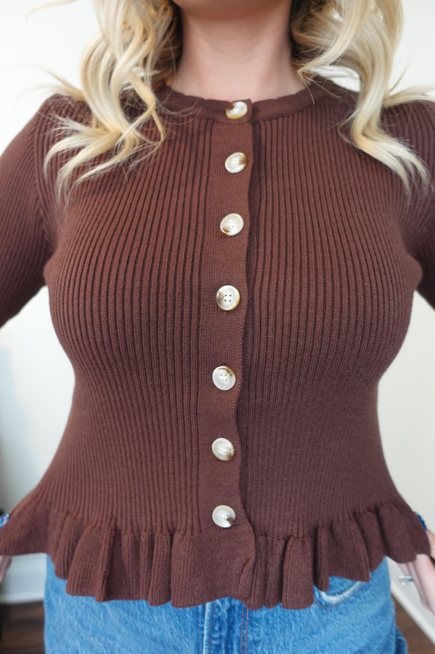 🤎 Ruffle Hem Ribbed Sweater
